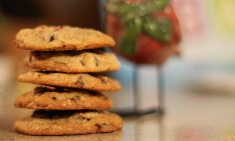 Oatmeal and Chocolate Chip Cookies with Cinnamon